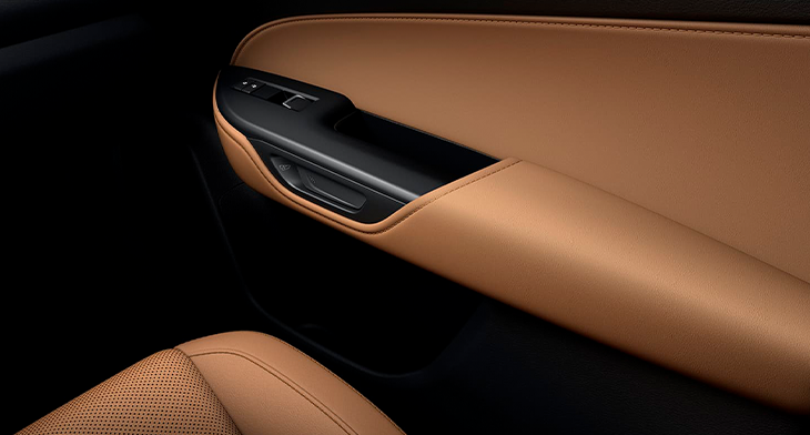 NX 450h+ galeria 001